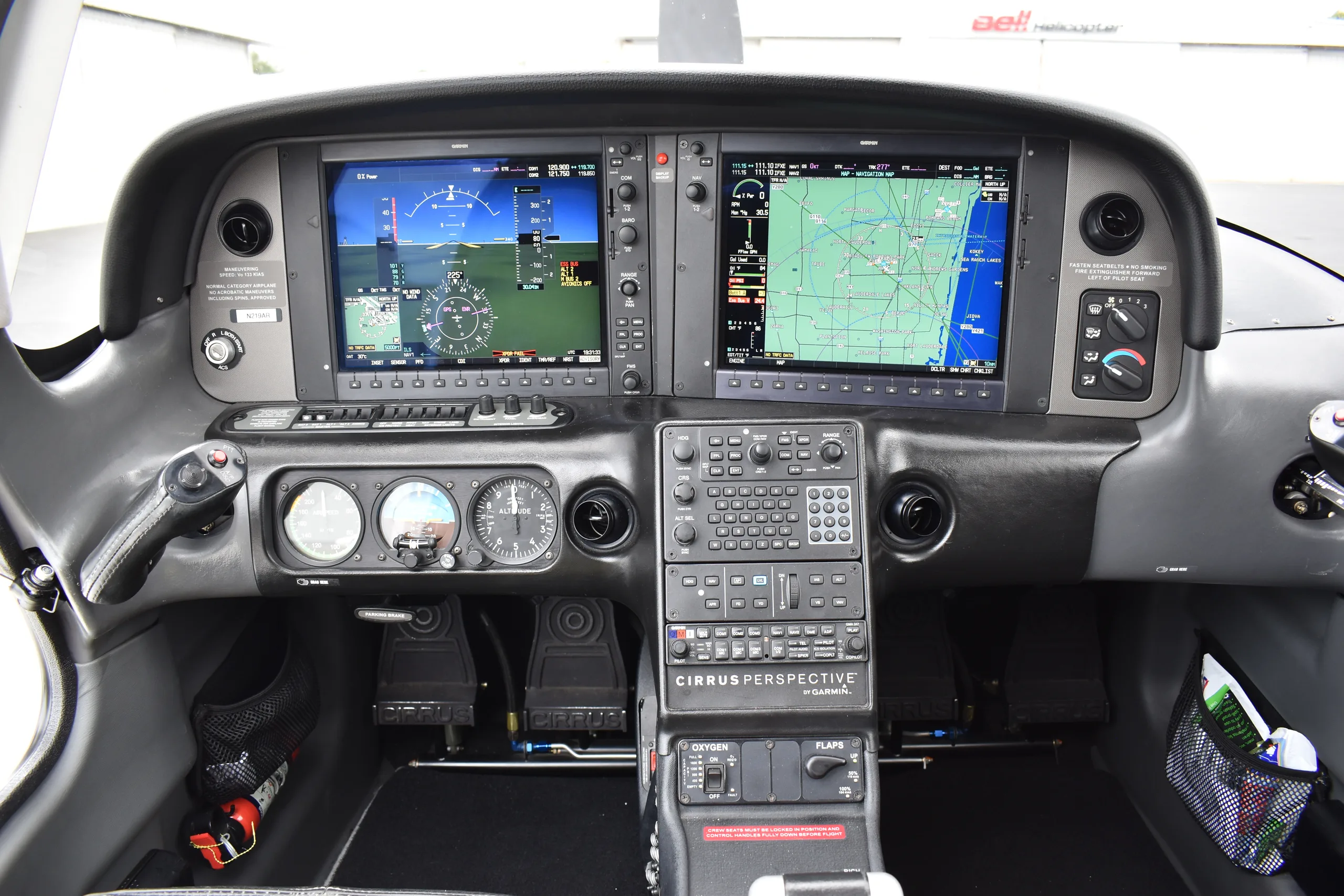 Cockpit and instrument panel of a 2009 Cirrus SR22T G3 GTS.