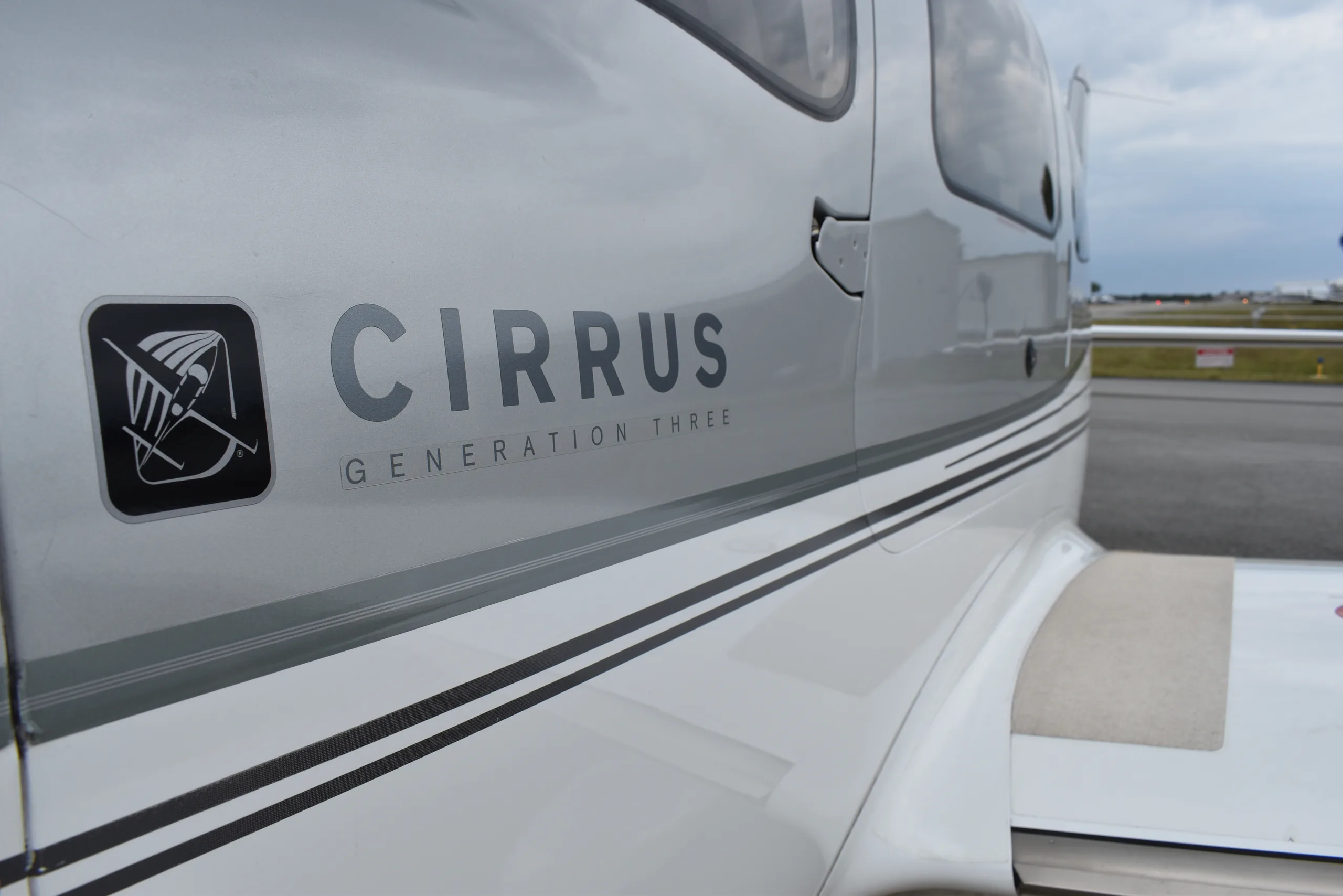 Exterior view of a 2009 Cirrus SR22T G3 GTS.