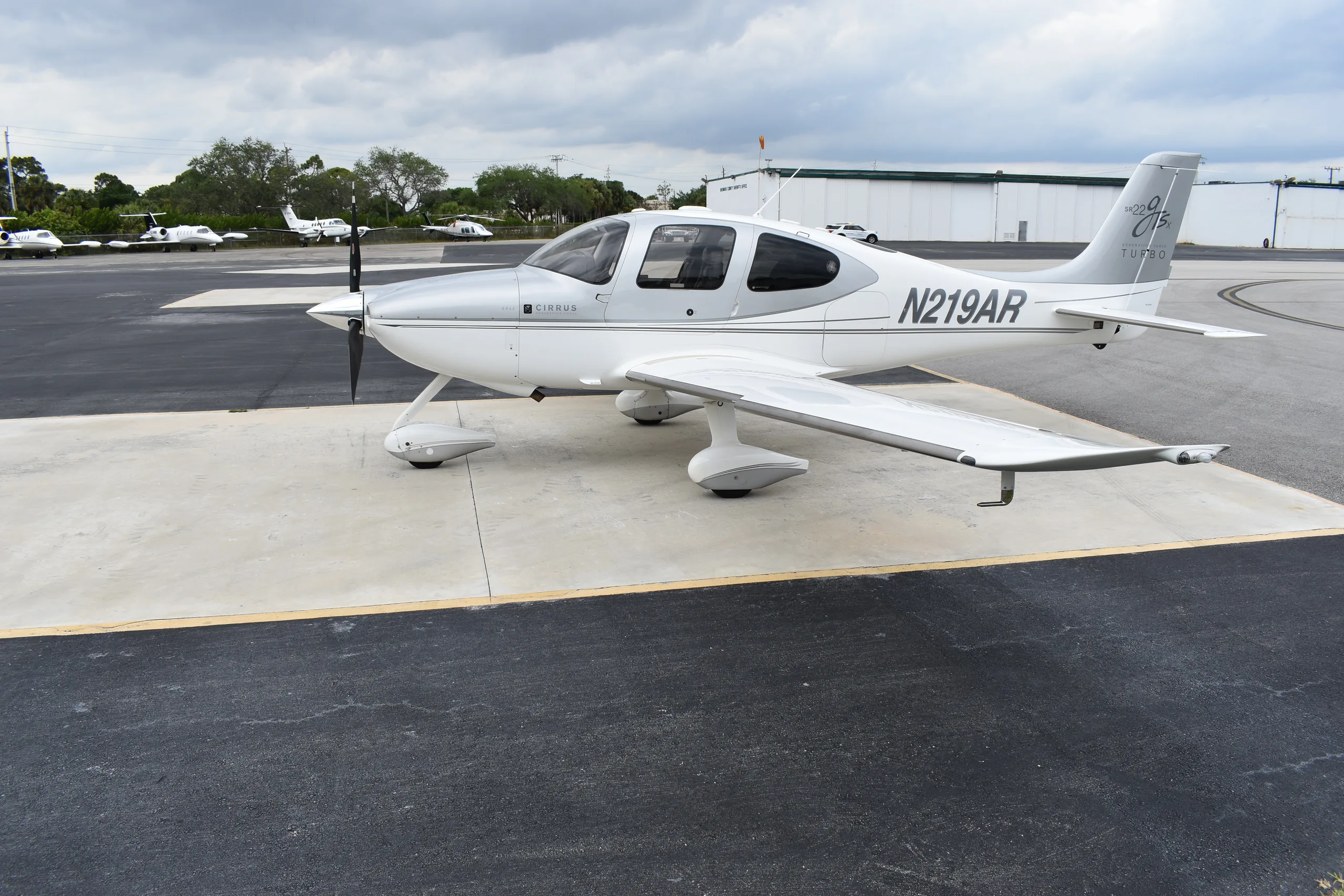 Cabin interior of a 2009 Cirrus SR22T G3 GTS.
