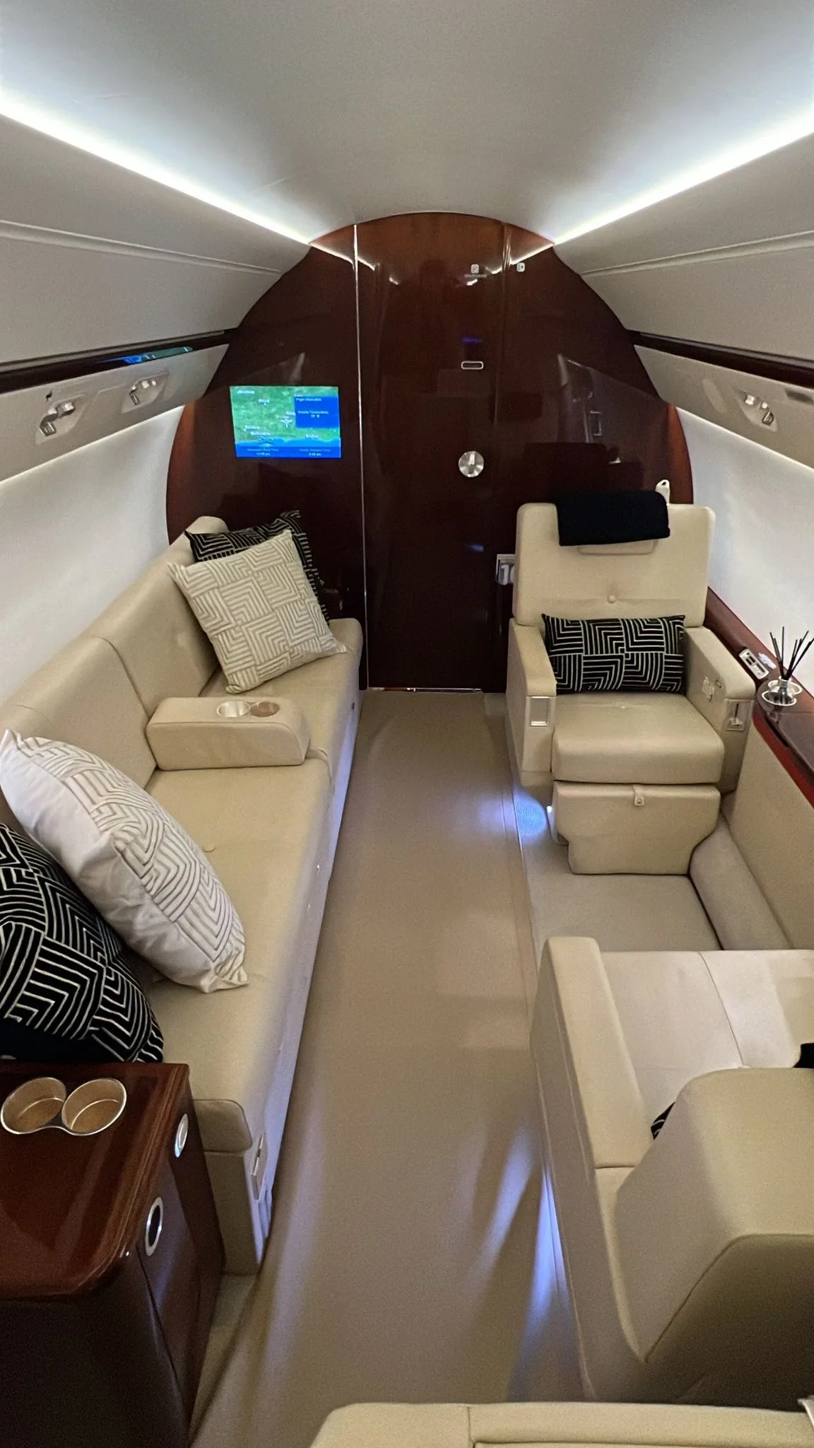 Cabin interior of a 2015 Gulfstream G550.