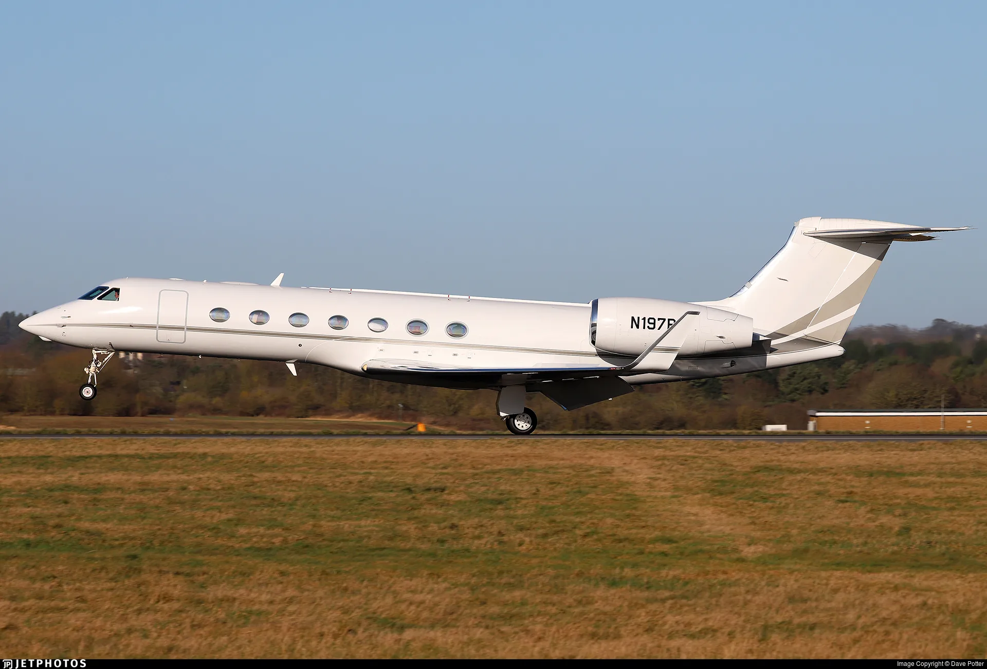 Exterior view of a 2015 Gulfstream G550.