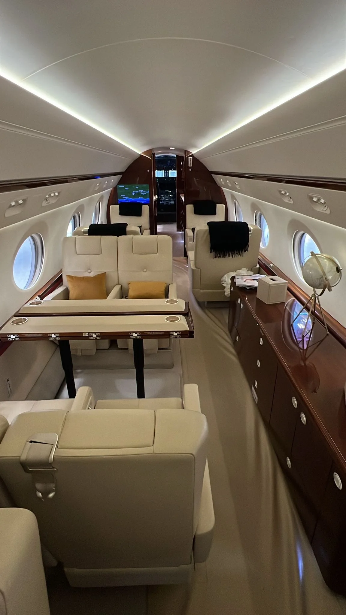 Cabin interior of a 2015 Gulfstream G550.