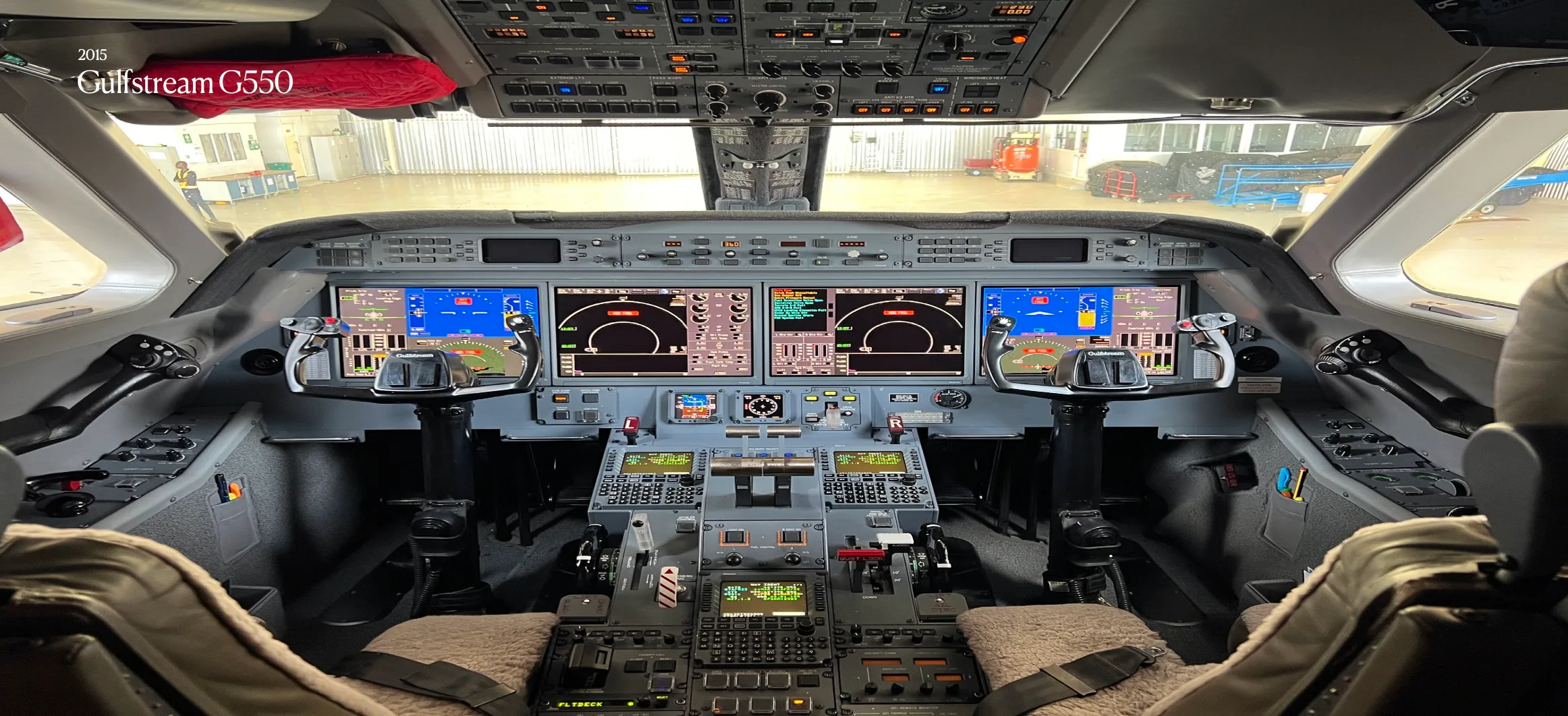 Cockpit and instrument panel of a 2015 Gulfstream G550.