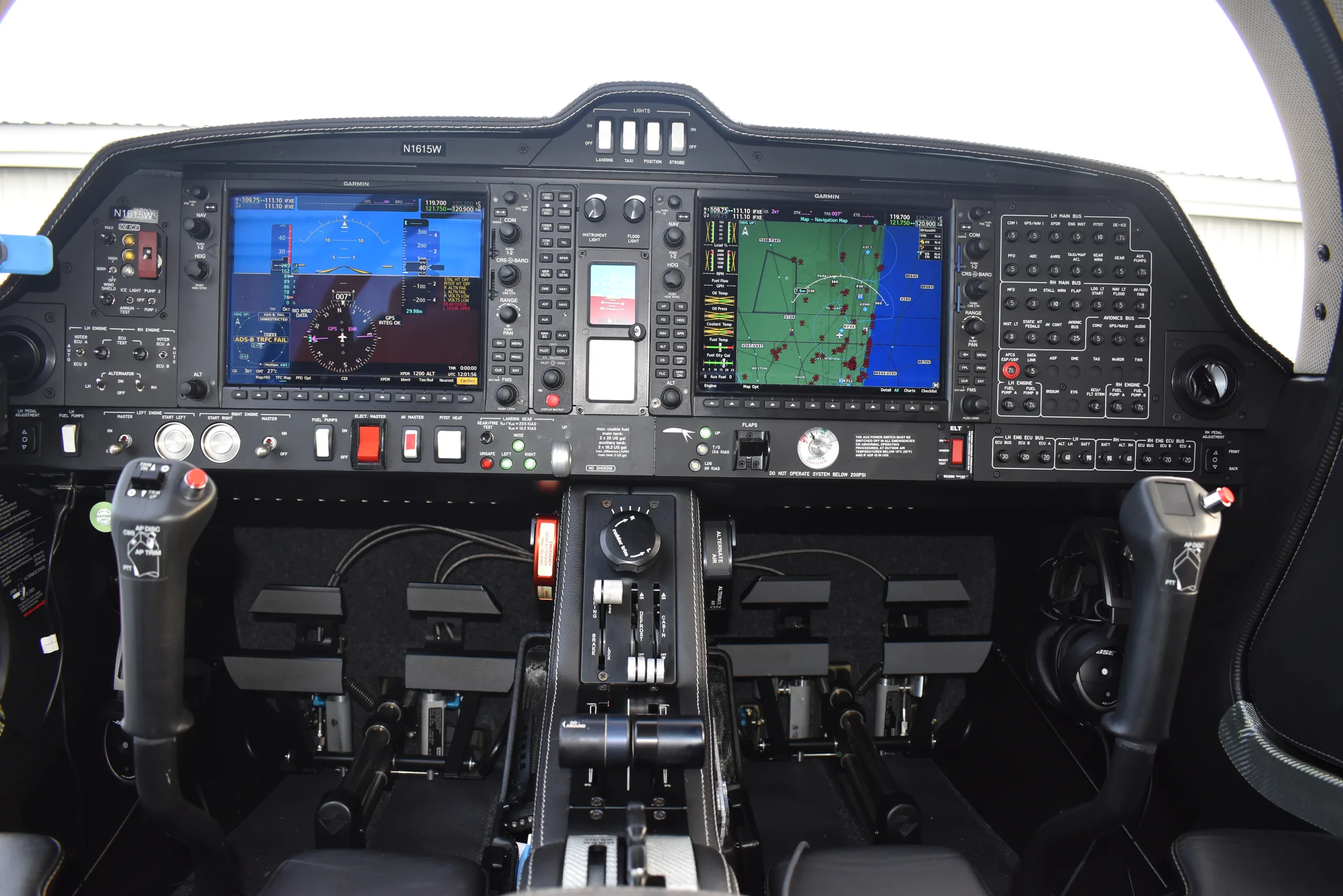 Cockpit and instrument panel of a 2018 Diamond.