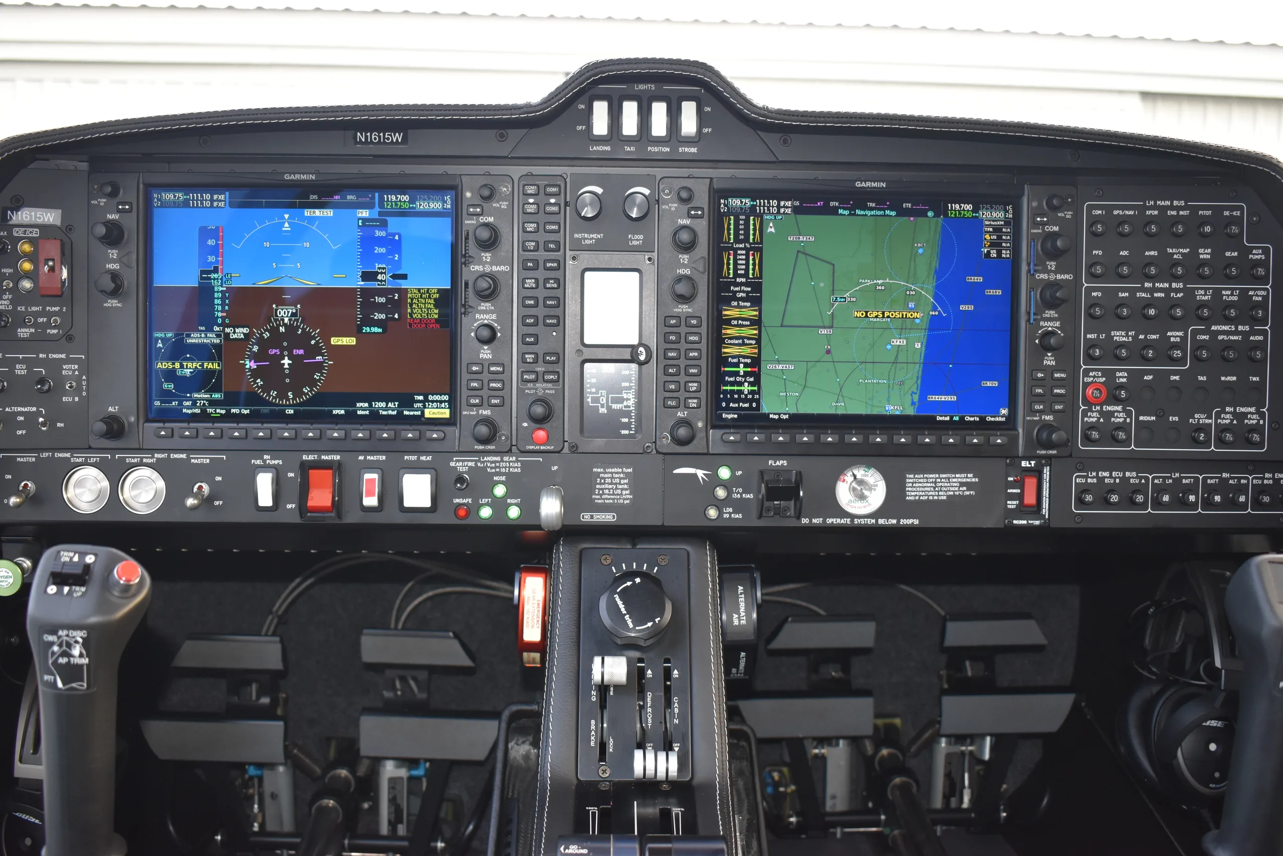 Cockpit and instrument panel of a 2018 Diamond.