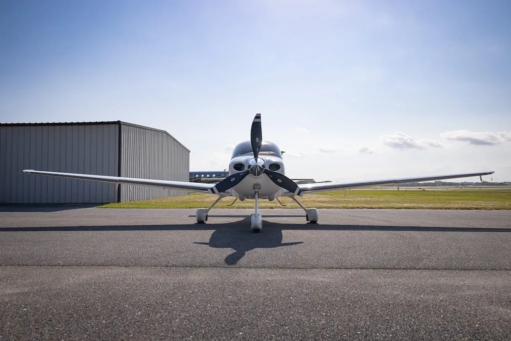 Exterior view of a 2007 Cirrus SR22, N161JK.