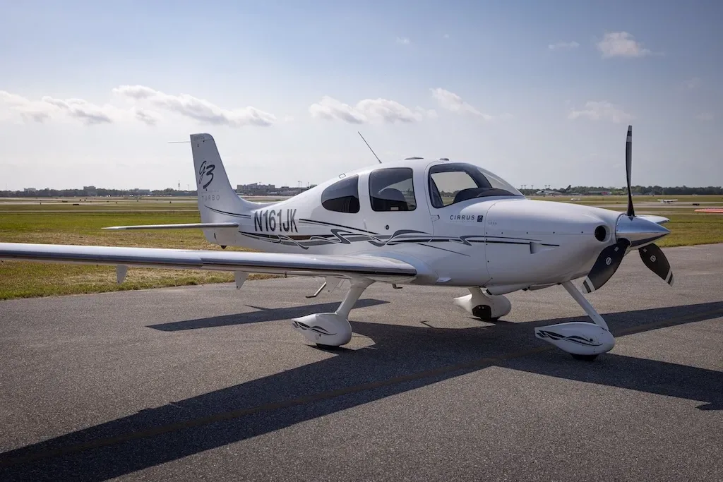 Exterior view of a 2007 Cirrus SR22, N161JK.
