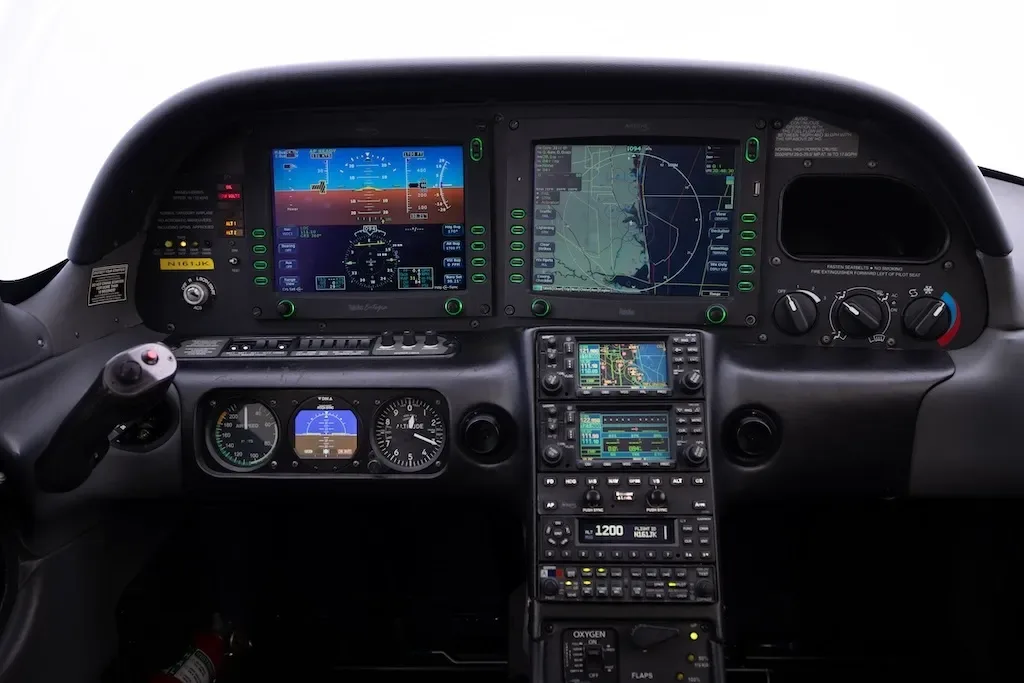 Avionics suite of a 2007 Cirrus SR22.