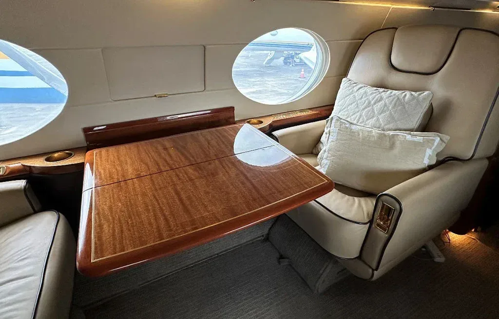 Cabin interior of a 2001 Gulfstream GIV.