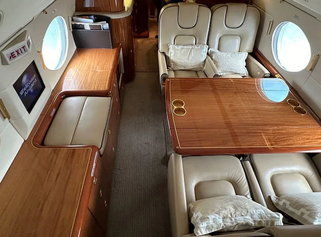 Cabin interior of a 2001 Gulfstream GIV.
