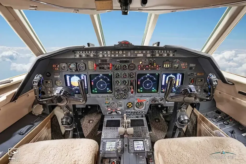 Cockpit and instrument panel of a 1986 Dassault Falcon.