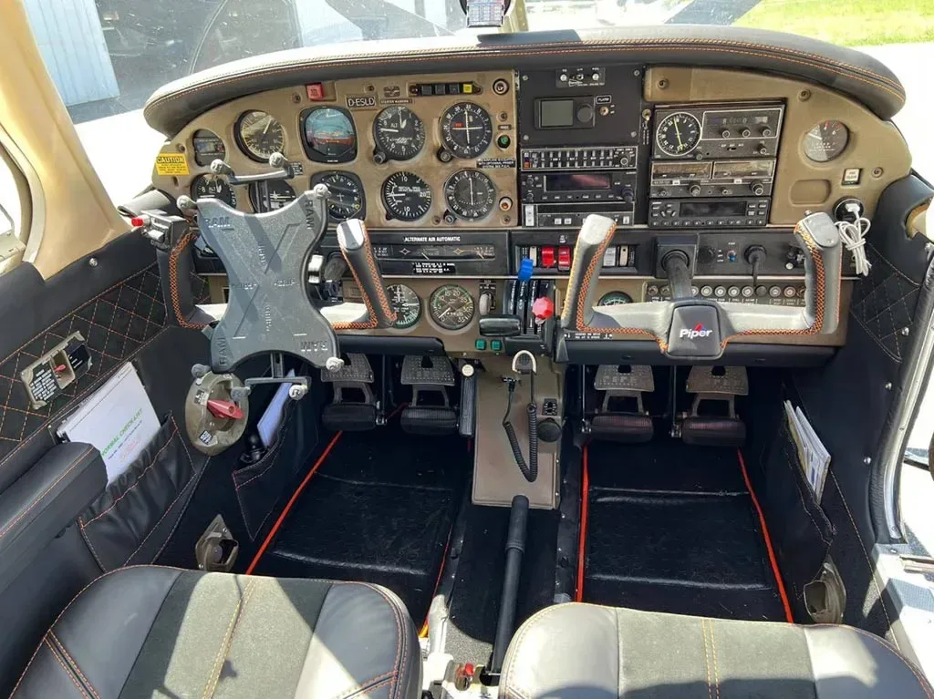 Cockpit and instrument panel of a 1984 Piper Arrow IV.