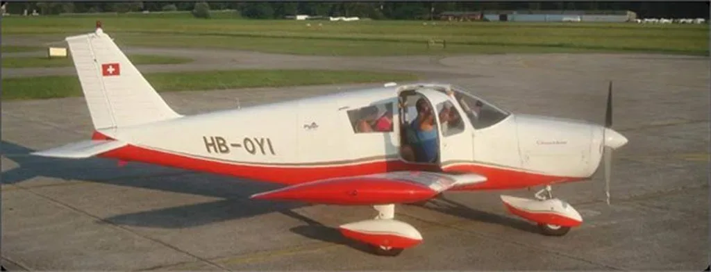 Exterior view of a 1966 Piper Cherokee PA-28-140 SN, 28-21466.