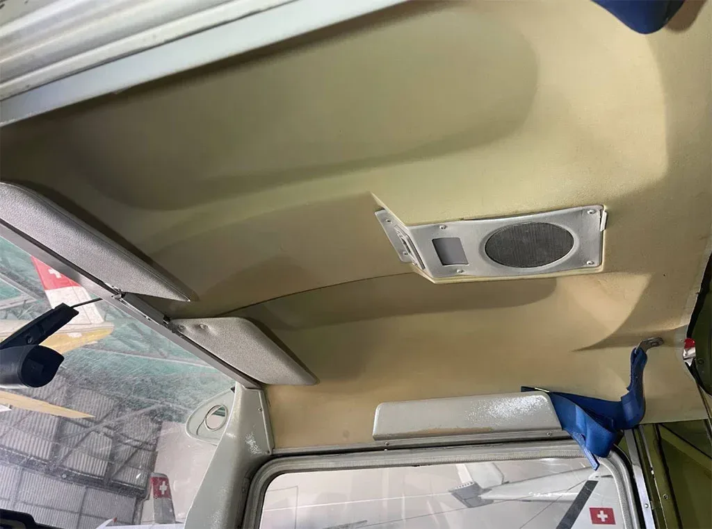 Cabin interior of a 1974 Cessna 150.