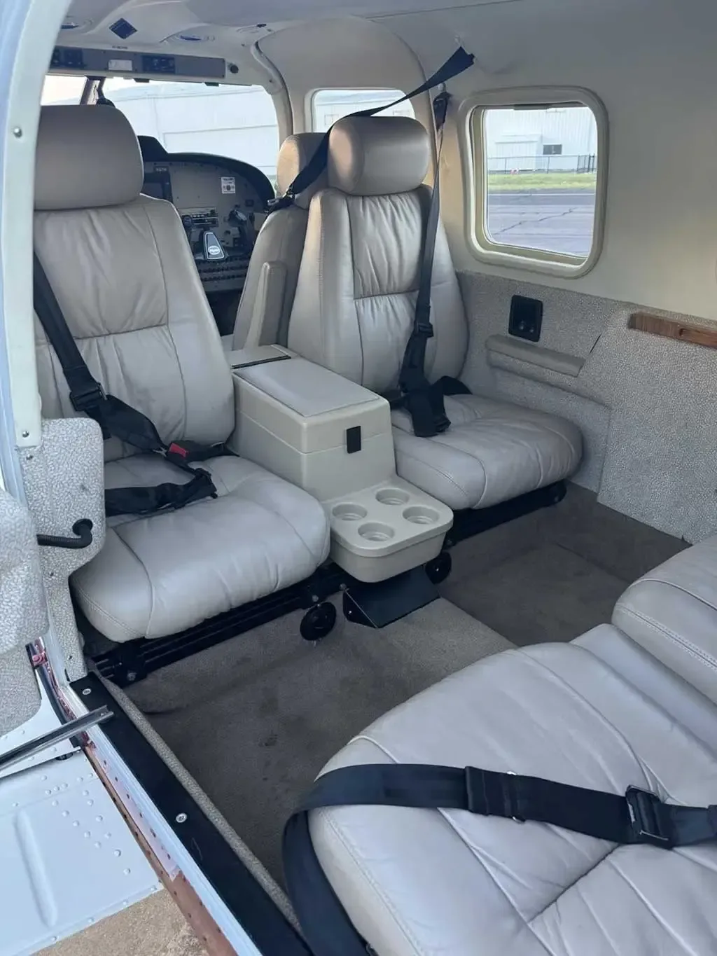Cabin interior of a 2005 Piper Saratoga II.