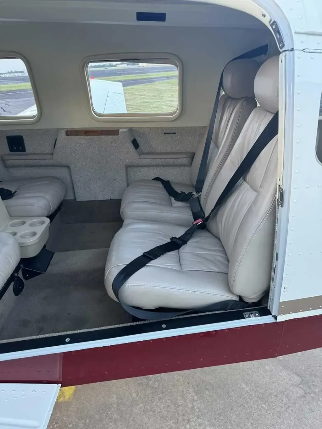 Cabin interior of a 2005 Piper Saratoga II.
