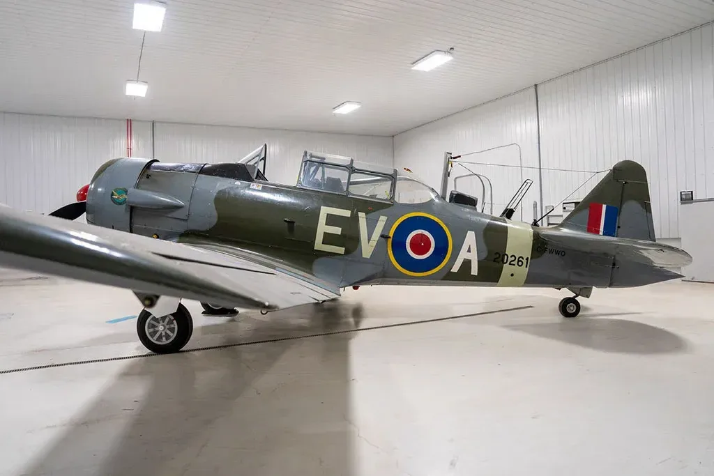 Exterior view of a 1951 Harvard 4 SN: CCF4-52.