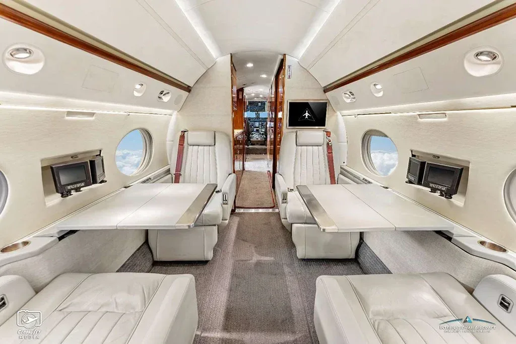 Cabin interior of a 2000 Gulfstream V SN: 597.