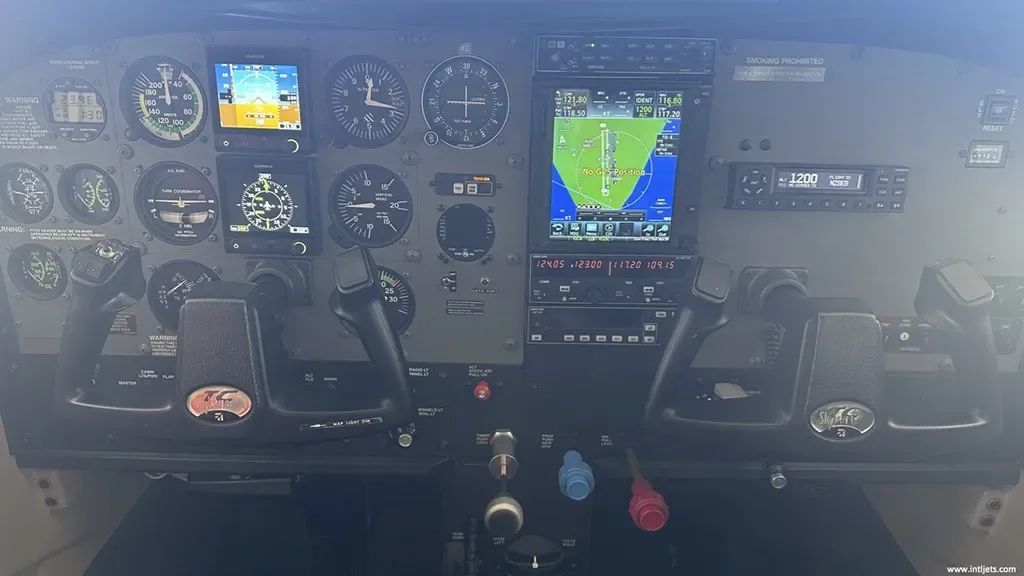 Cockpit and instrument panel of a 2001 Cessna Turbo Skylane T182T.