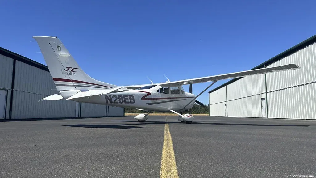 Exterior view of a 2001 Cessna Turbo Skylane T182T.