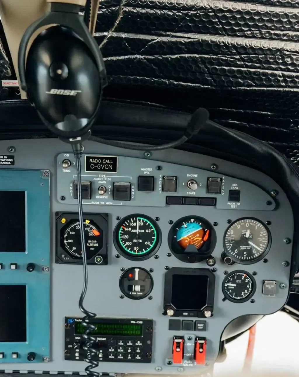 Cockpit and instrument panel of a 2006 Bell.