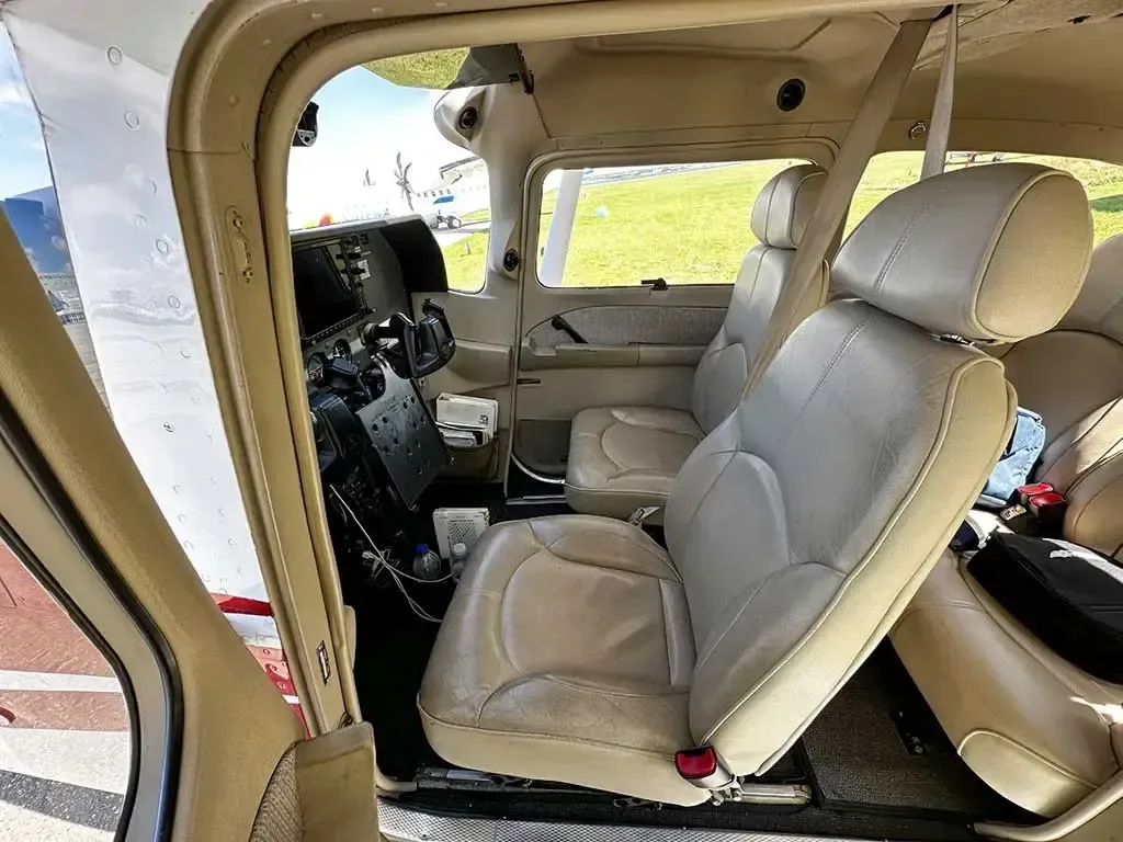 Cabin interior of a 2006 Cessna Turbo Skylane.