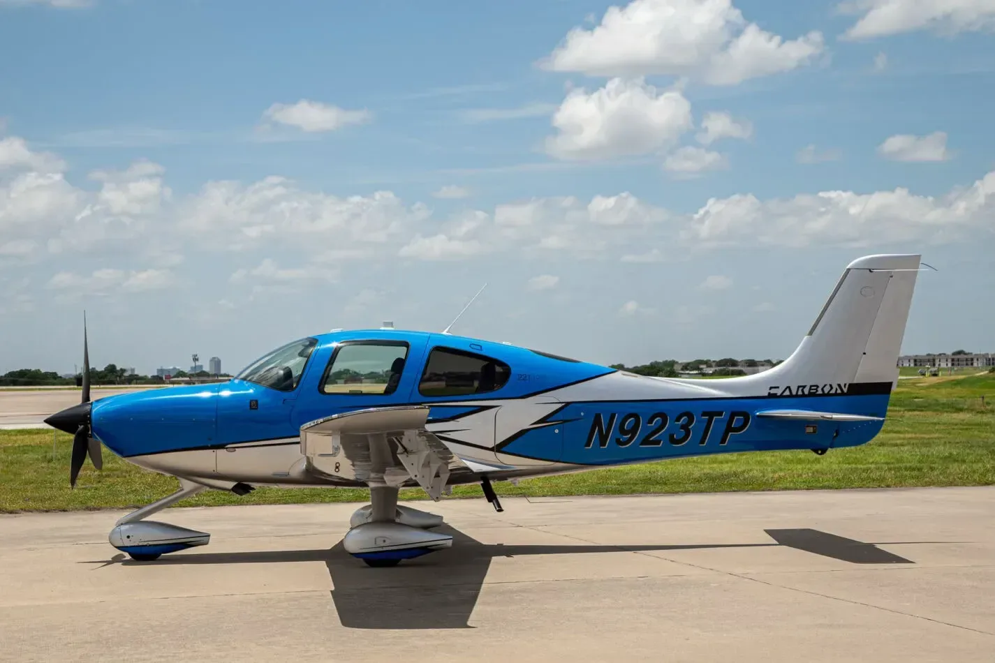 Exterior view of a 2018 Cirrus SR22T, N923TP.