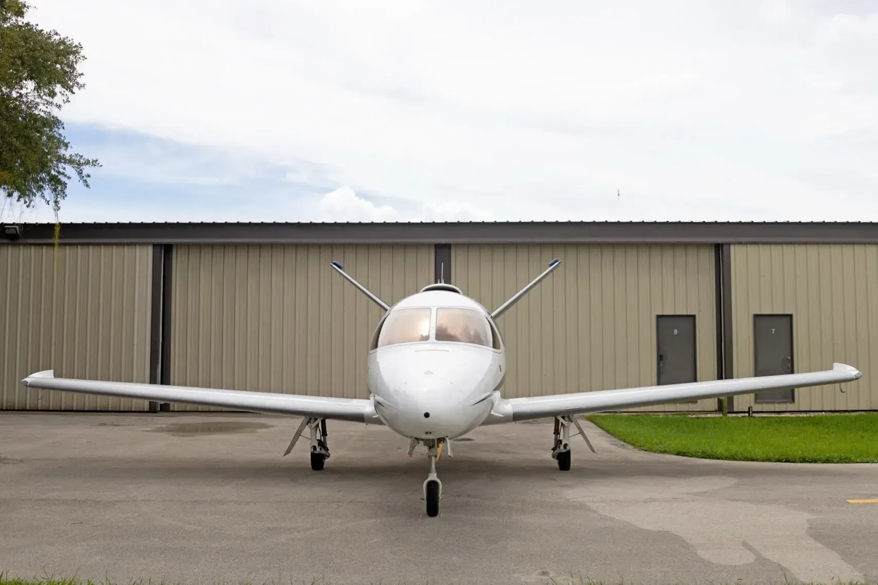 Exterior view of a 2019 Cirrus Vision, N696MR.