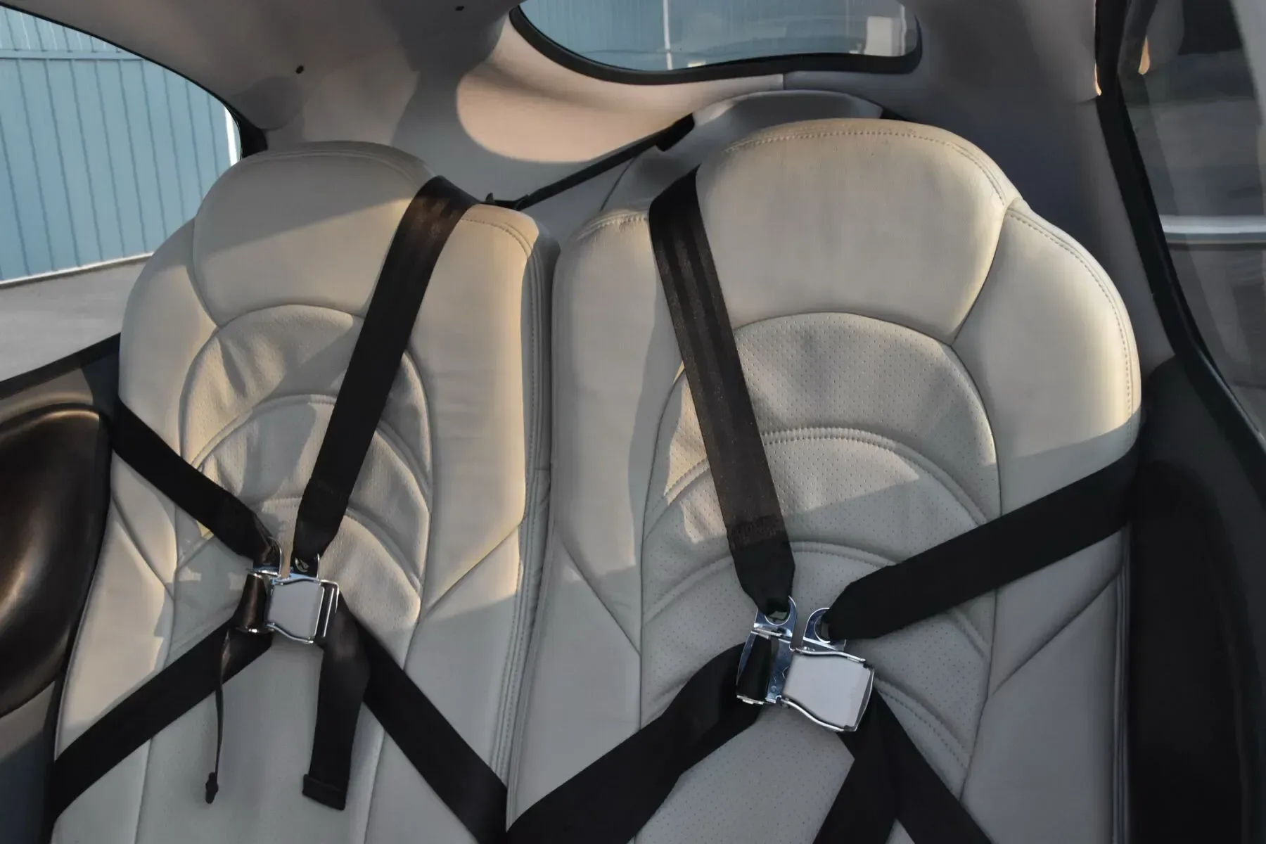 Cabin interior of a 2007 Cirrus SR22.