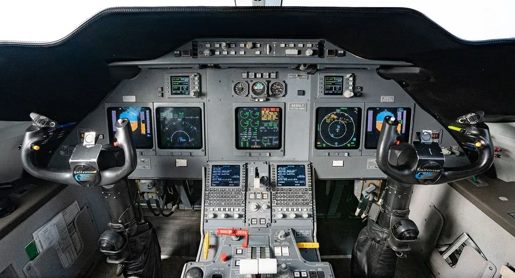 Cockpit and instrument panel of a 2002 Gulfstream G200.