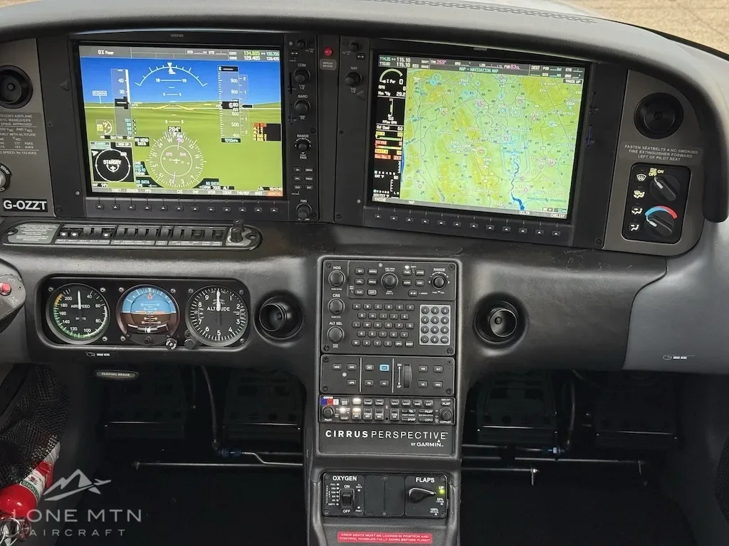 Cockpit and instrument panel of a 2011 Cirrus.