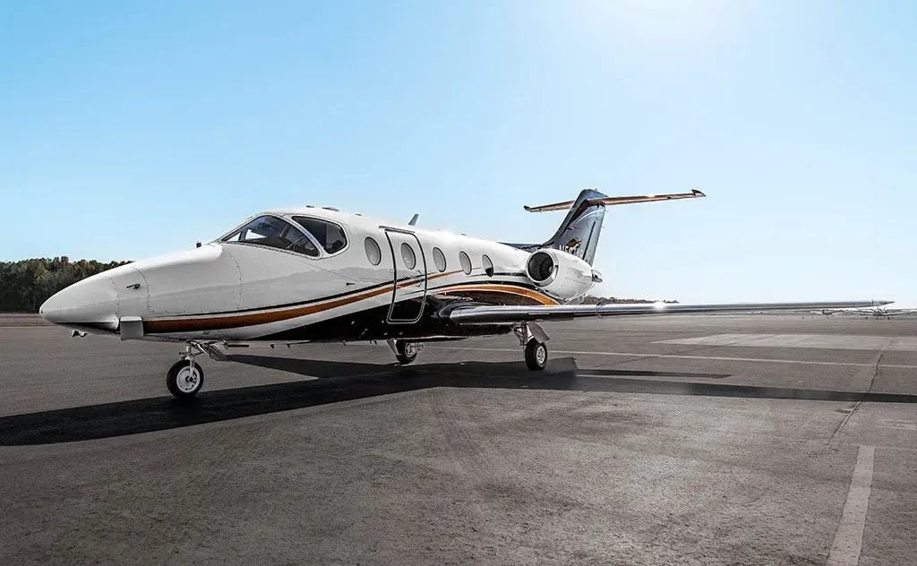 Exterior view of a 2008 Hawker, RK-567.