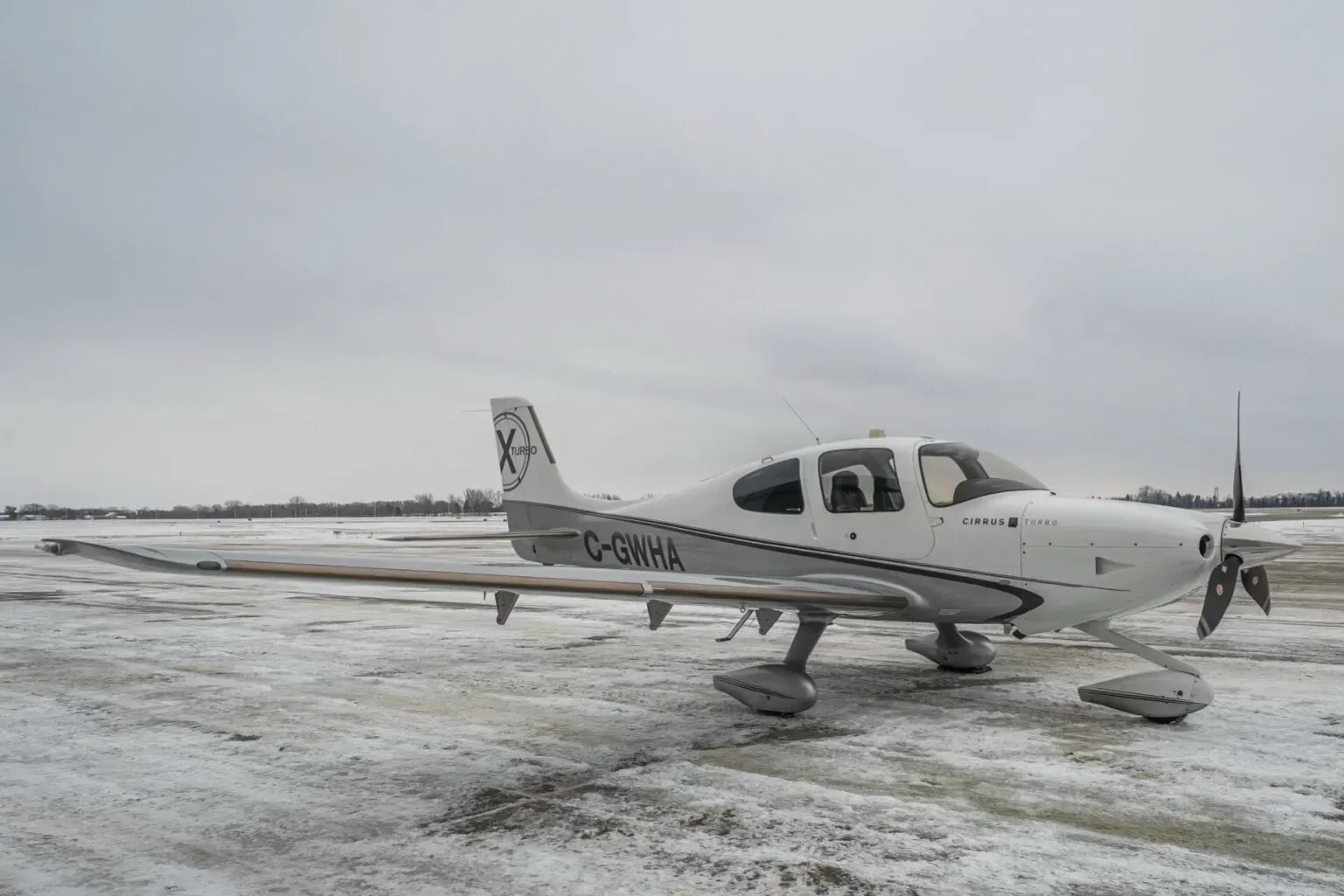 Exterior view of a 2011 Cirrus.