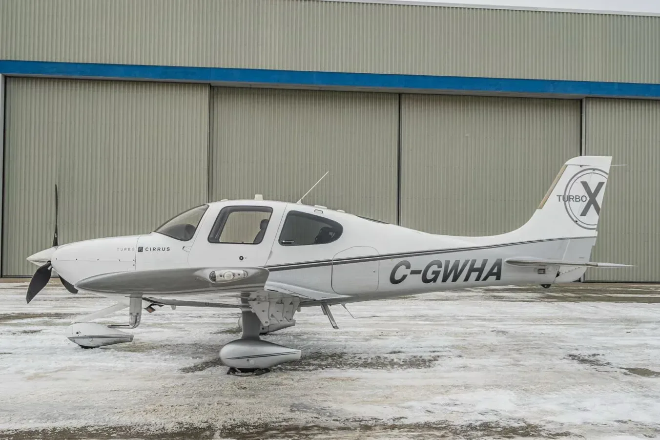 Exterior view of a 2011 Cirrus.