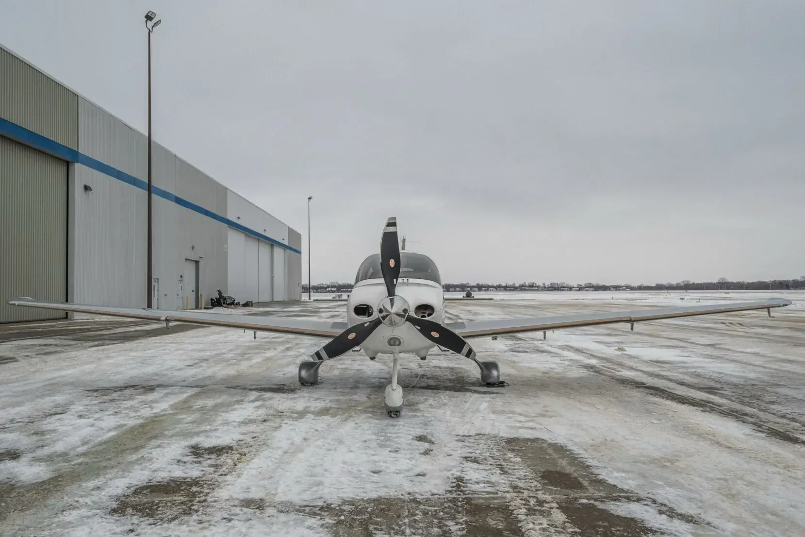 Exterior view of a 2011 Cirrus.