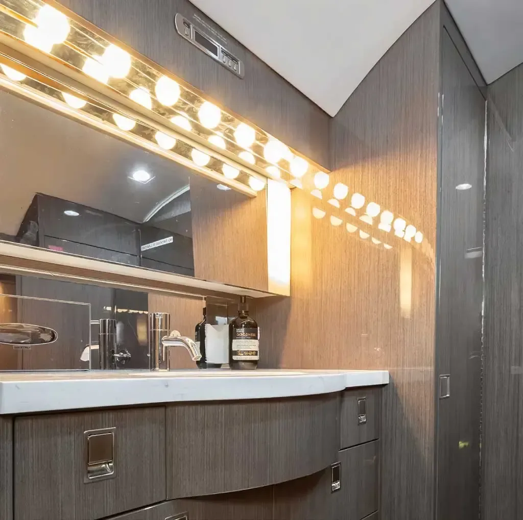 Cabin interior of a 1998 Gulfstream V SN: 535.