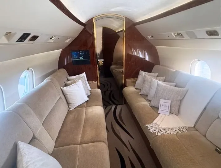 Cabin interior of a 2010 Dassault Falcon 900EX EASy.