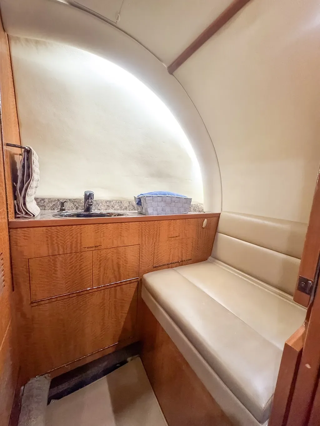 Cabin interior of a 1990 Hawker 800A.
