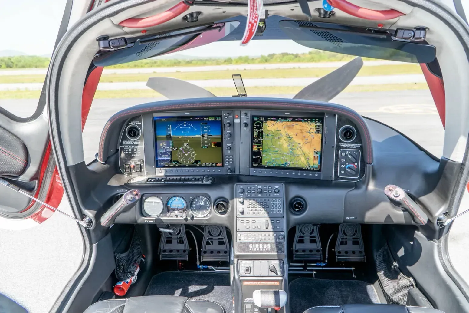 Cockpit and instrument panel of a 2011 Cirrus.