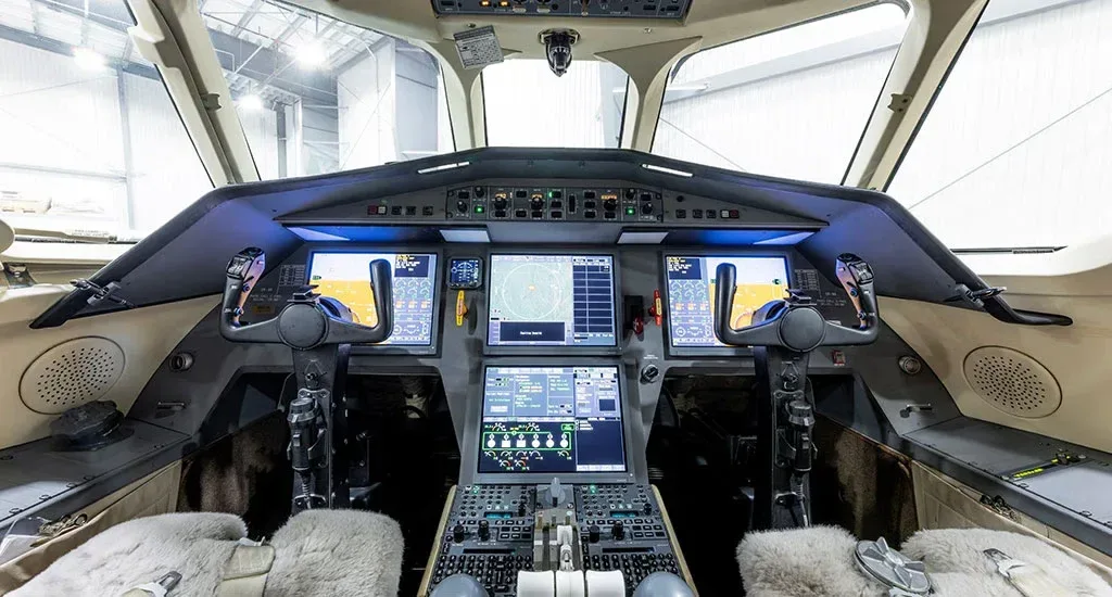 Cockpit and instrument panel of a 2008 Dassault Falcon 900DX EASy.