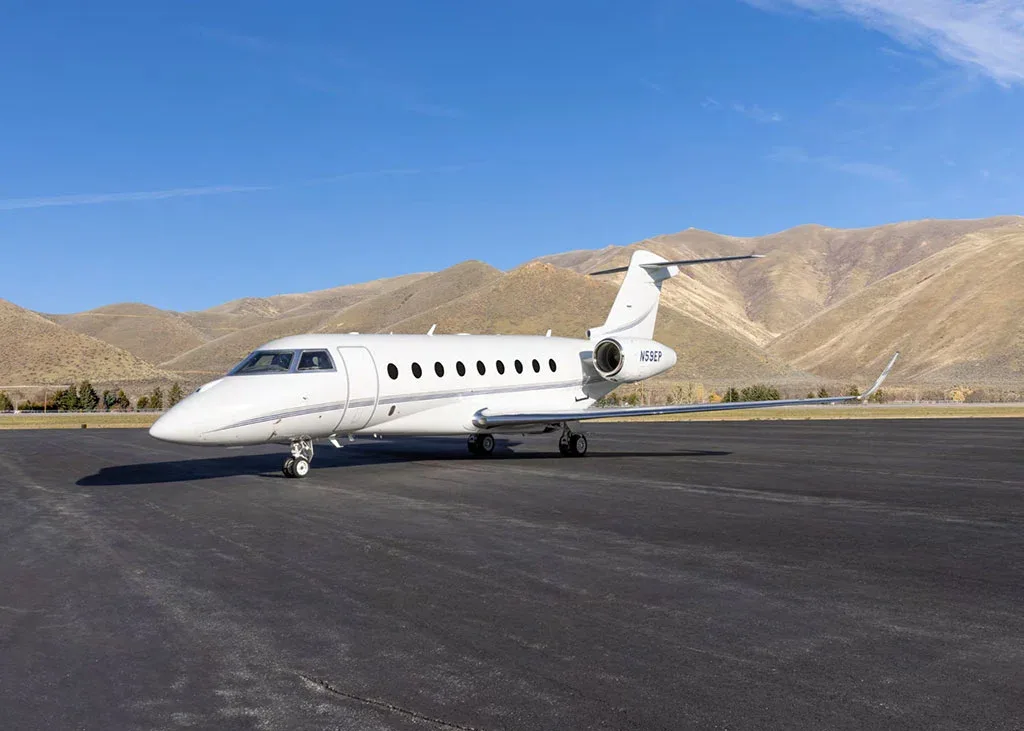 Exterior view of a 2014 Gulfstream G280.