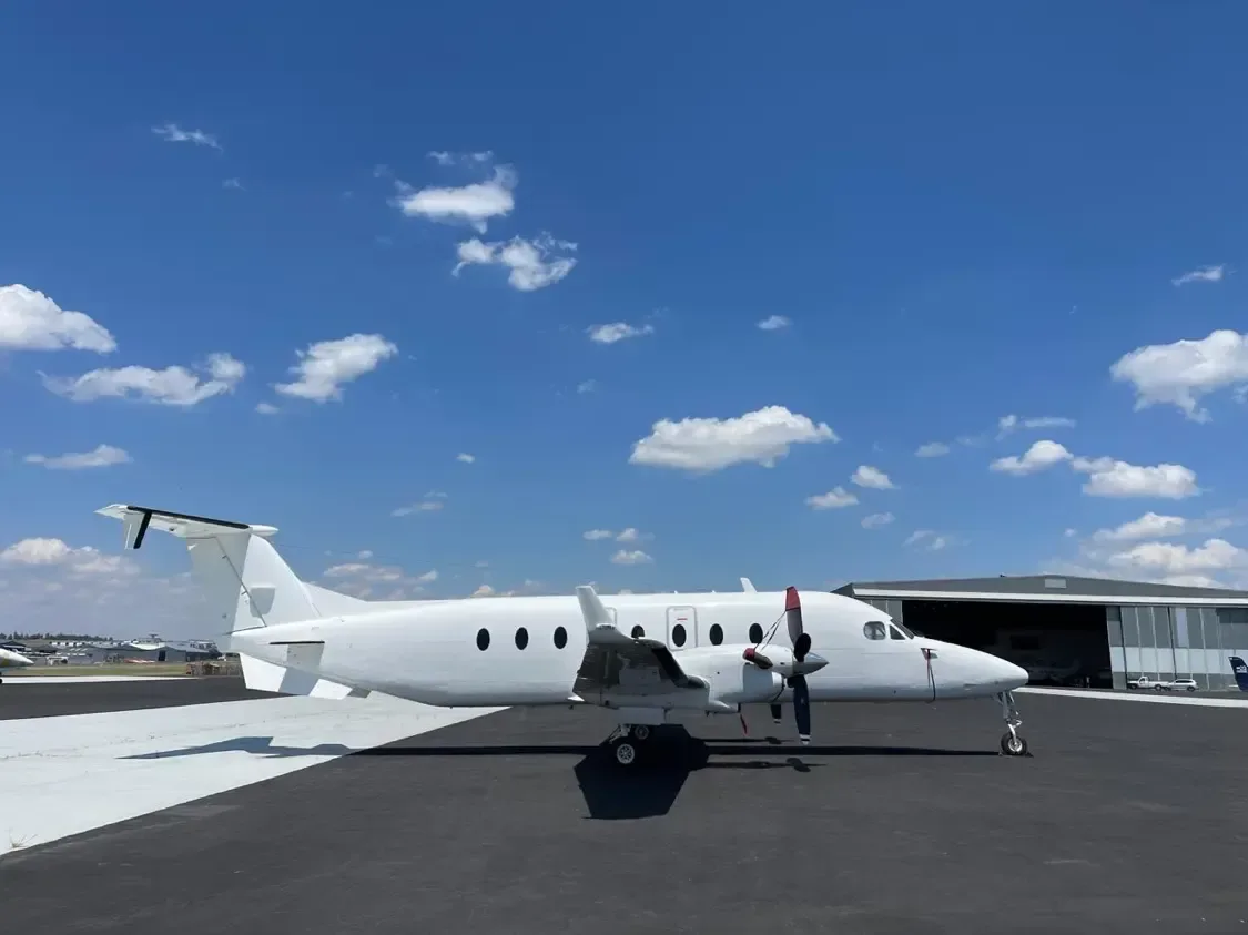 Exterior view of a 1992 Beechcraft.