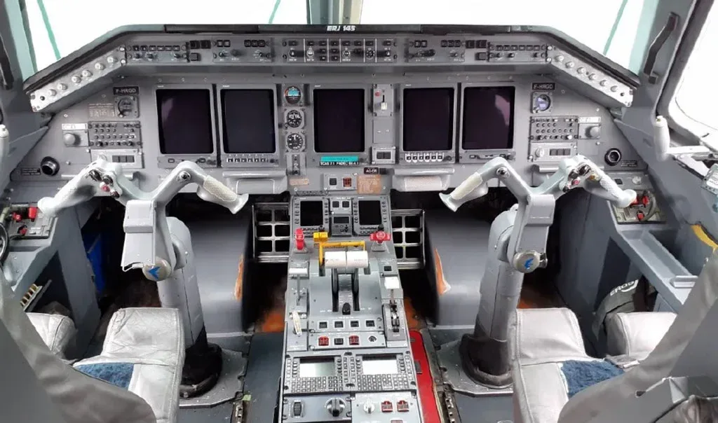 Cockpit and instrument panel of a 1999 Embraer ERJ-145LR.