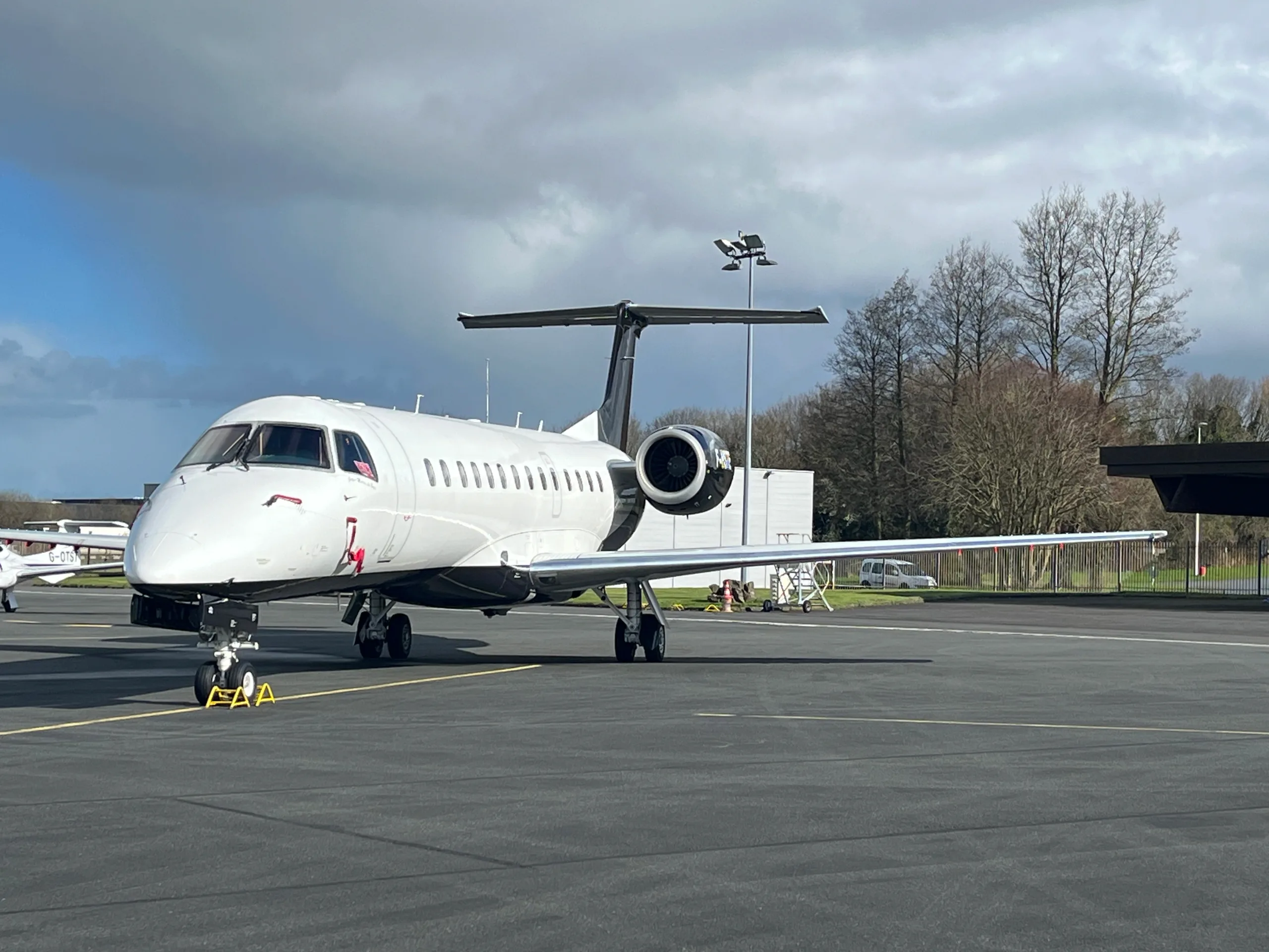 Exterior view of a 2001 Embraer ERJ 135.