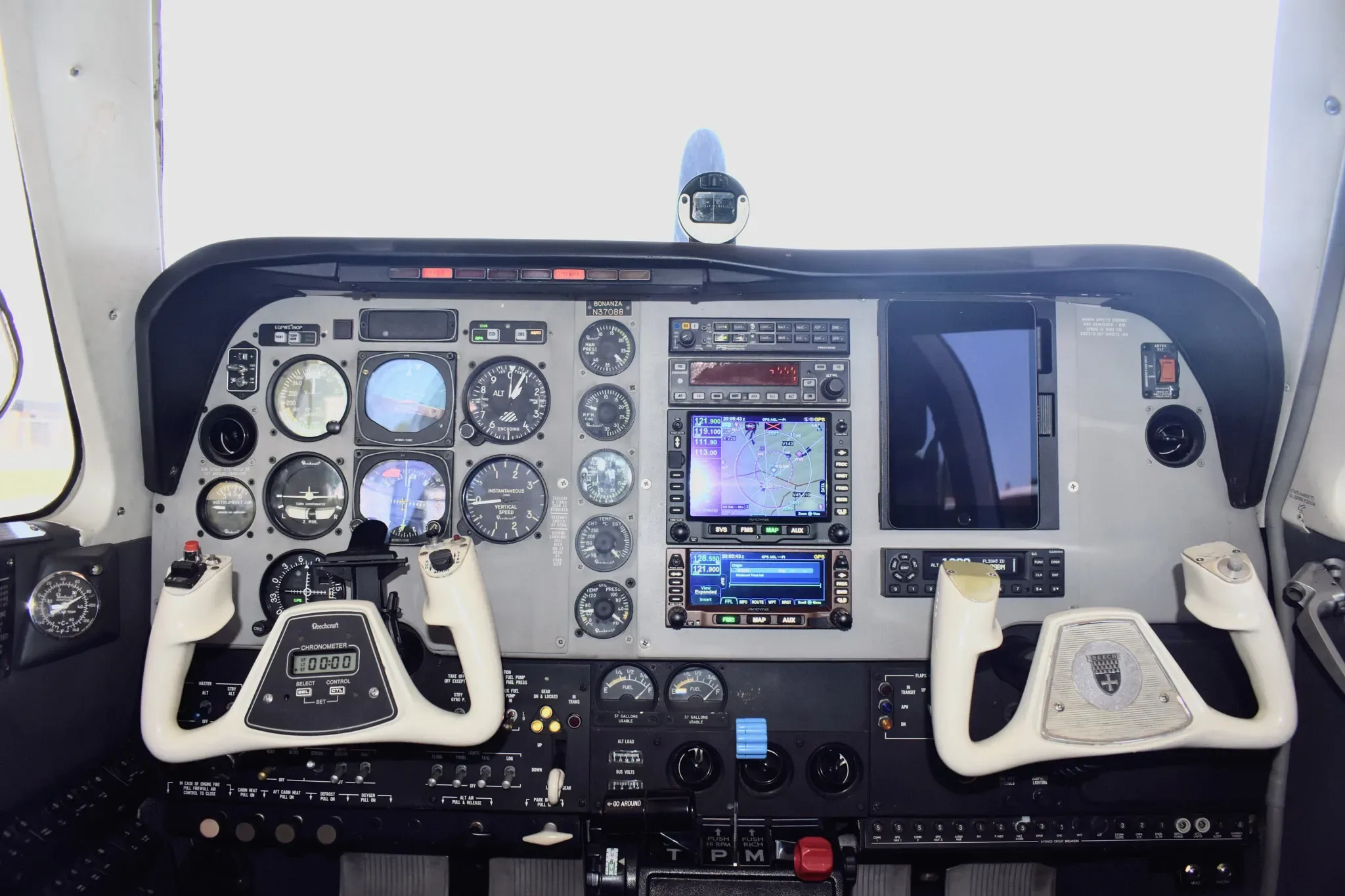 Cockpit and instrument panel of a 2005 Beechcraft Bonanza.