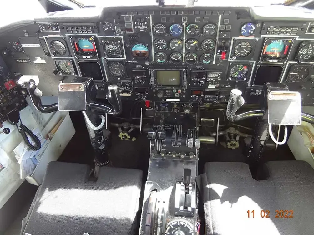 Cockpit and instrument panel of a 1987 Shorts Brothers LLC Shorts.