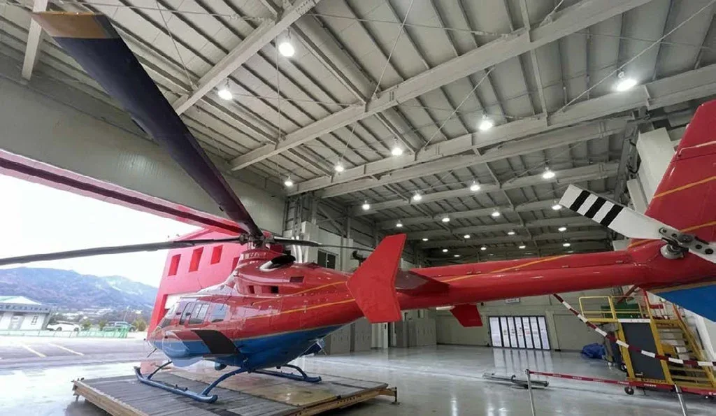 Exterior view of a 2005 Bell 430.