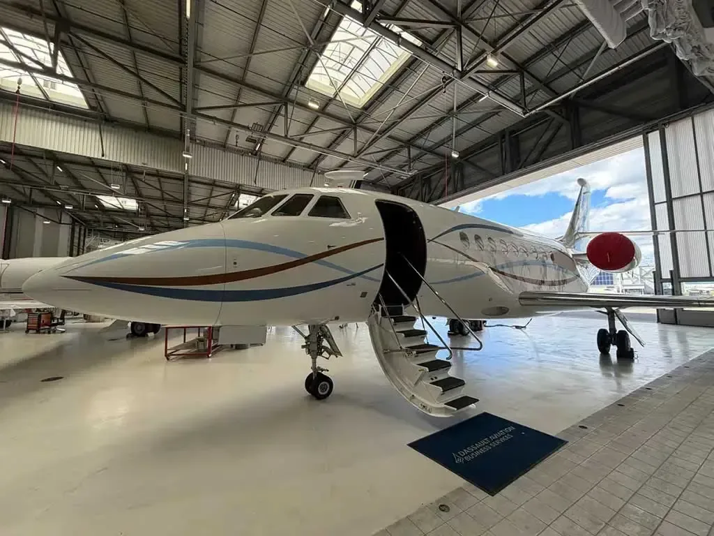 Exterior view of a 2016 Dassault Falcon 2000LXS.