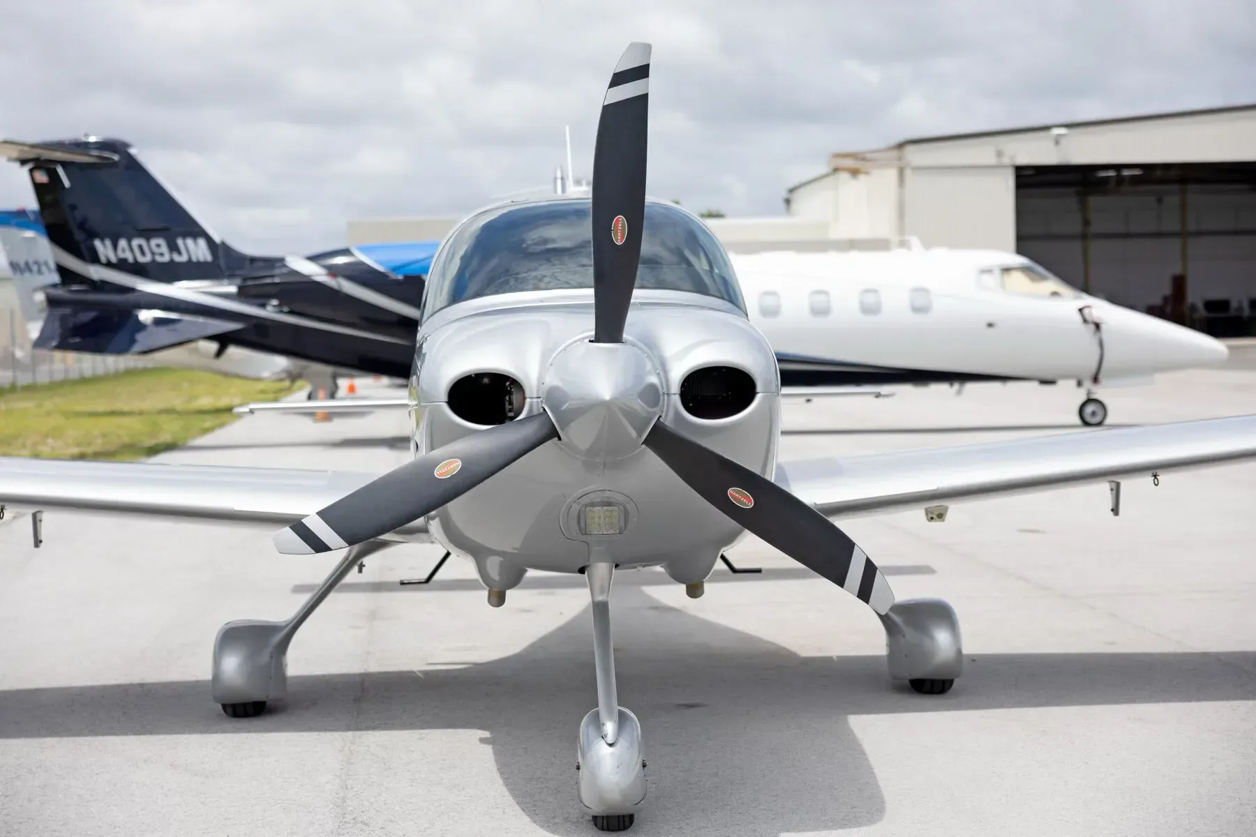 Avionics suite of a 2015 Cirrus SR22.