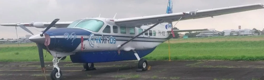 Exterior view of a 2000 Cessna Grand Caravan 208B.